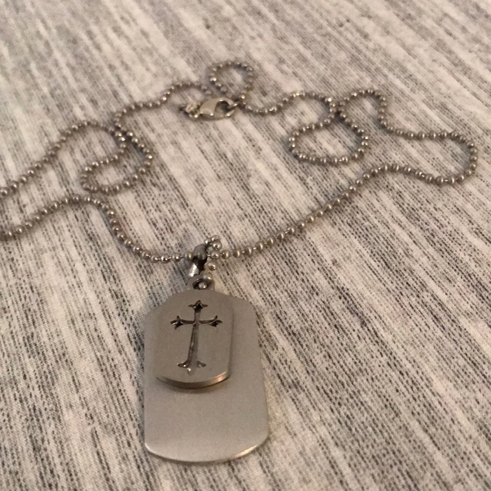 Double tag with a 21” chain 💗. Stainless steel.
